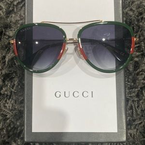 Vintage Gucci sunglasses (unisex)